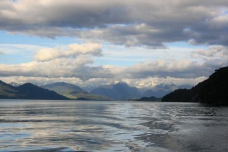 Lago Todo los Santos im Abendlicht